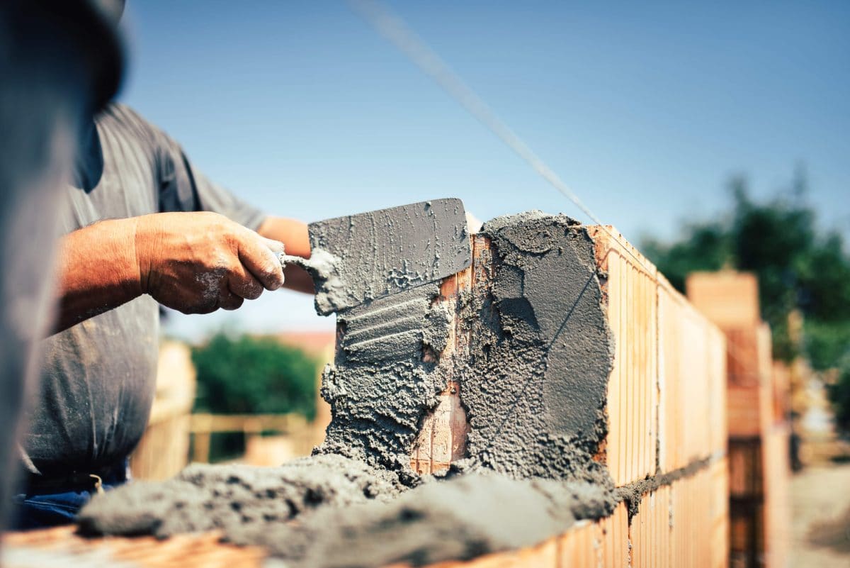 Comment Construire un Mur en Brique en 5 Étapes seulement !