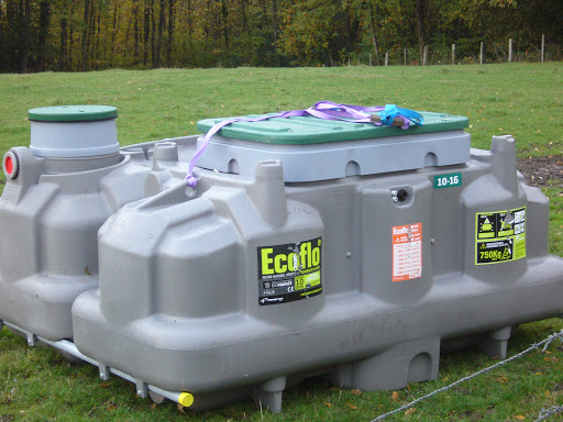Microstation Ecoflo : une alternative naturelle pour le traitement des eaux usées domestiques